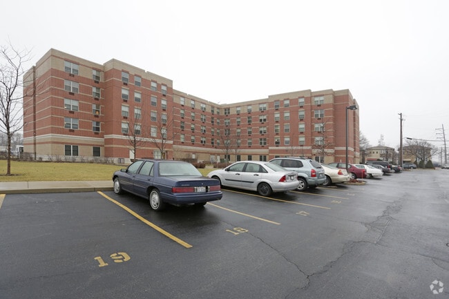 Building Photo - Senior Suites of Marquette Village
