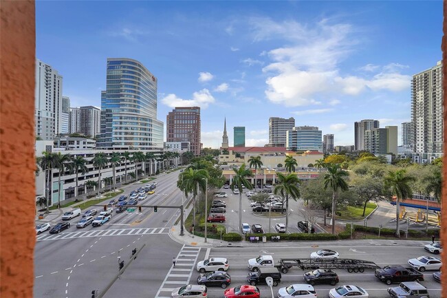 Foto del edificio - 100 N Federal Hwy