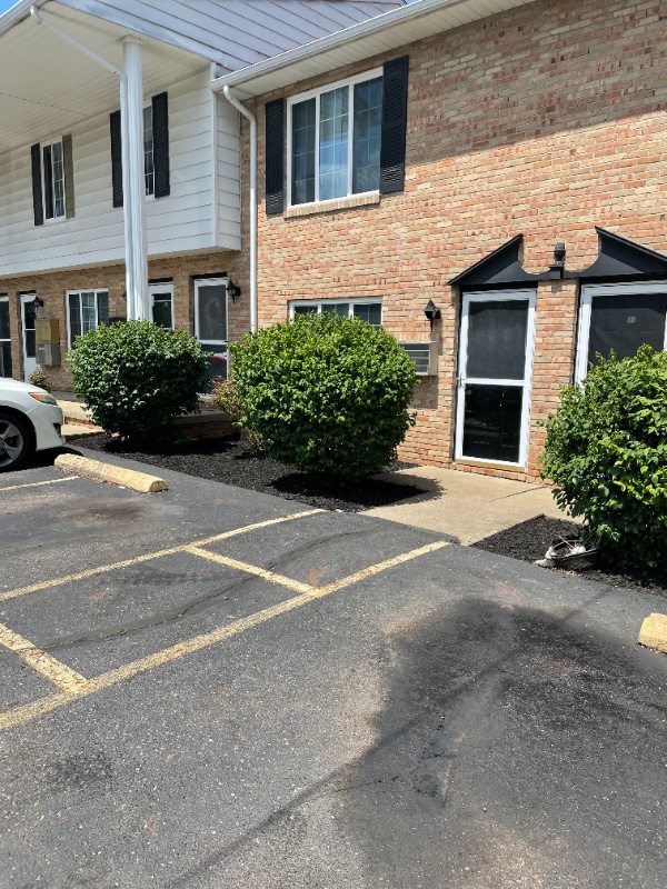 Foto del edificio - 1101 W Maple St NW