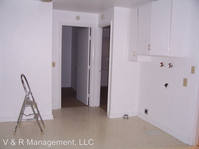 Building Photo - 4 br, 1 bath House - 2220 Hyde St. SE