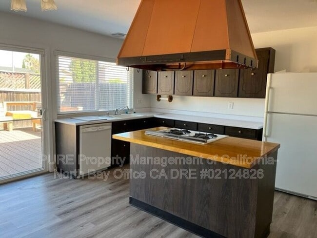 Foto del edificio - 1509 Meadowlark Ln
