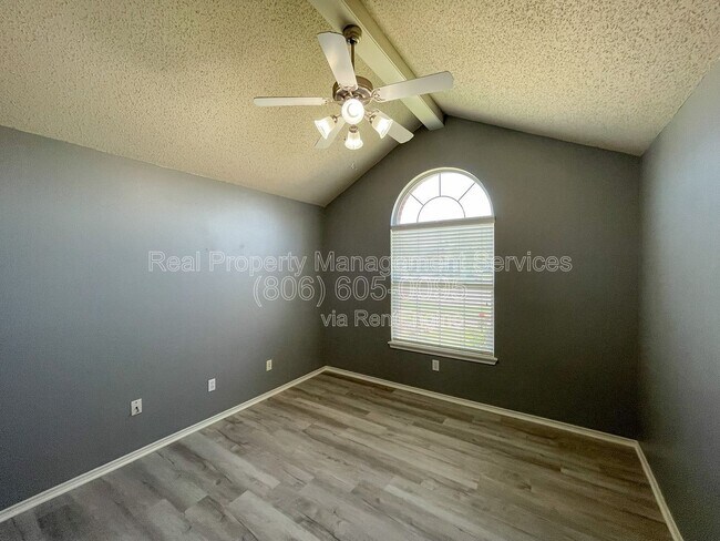 Building Photo - 9708 Uvalde Ave