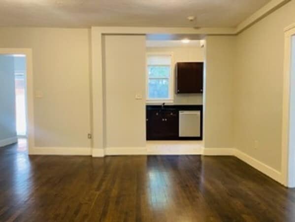 Building Photo - 27 Curve St