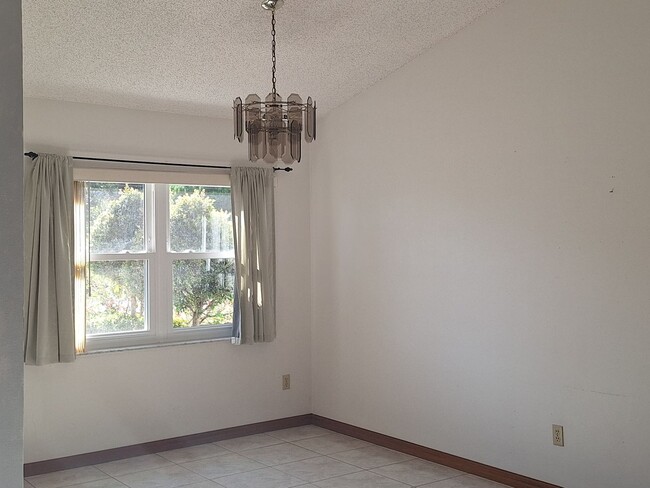 Foto del edificio - 2 bedroom 3 bath w car garage home