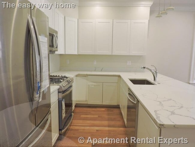 Photo - 472 Green St Unit #1 Apartment
