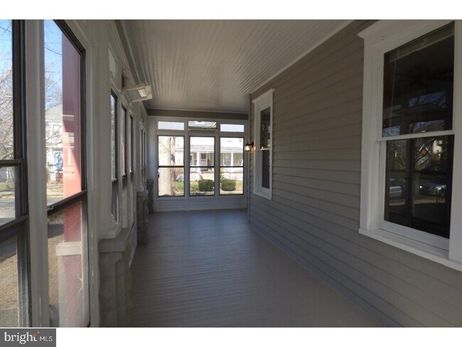 Building Photo - 24 E Madison Ave