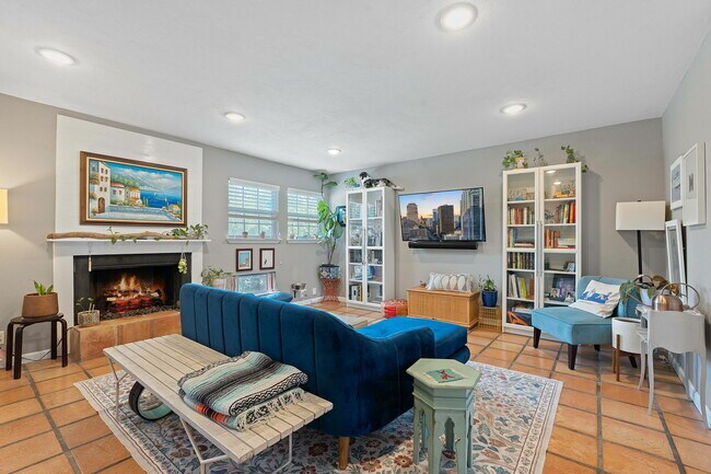 Foto del edificio - 3211 Northeast Dr