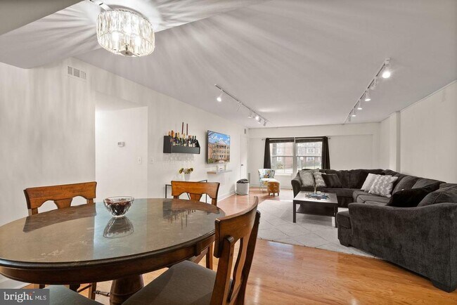 Foto del edificio - 7651 Tremayne Pl