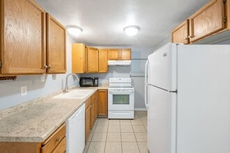 Building Photo - 673 E 1650 S