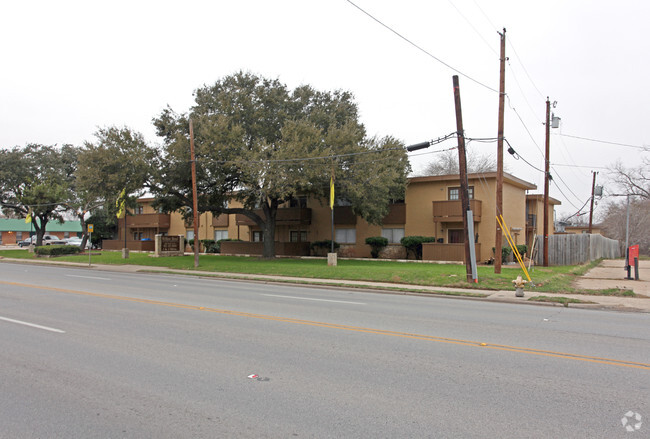 Willowbend Apartments - Willowbend Apts