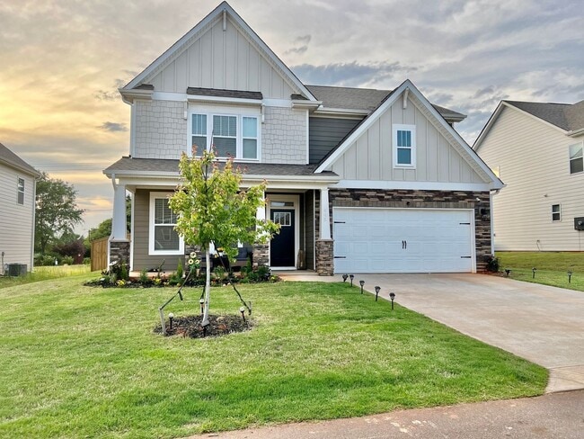 Building Photo - 445 Pine Nut Wy