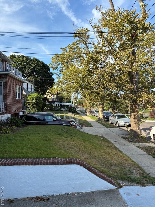 Foto del edificio - 137-24 228th St