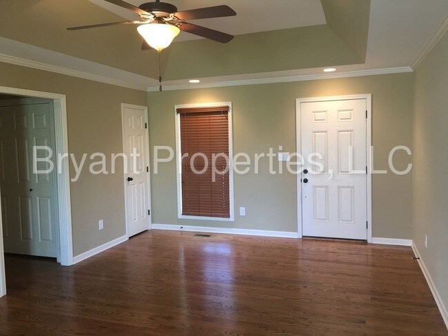 Building Photo - Gallatin - Twin Eagles 3 bedroom 2 Bath
