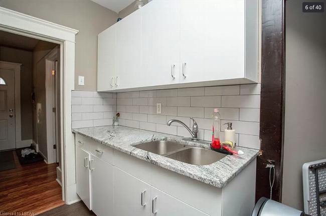 Building Photo - 209 Bernard Av