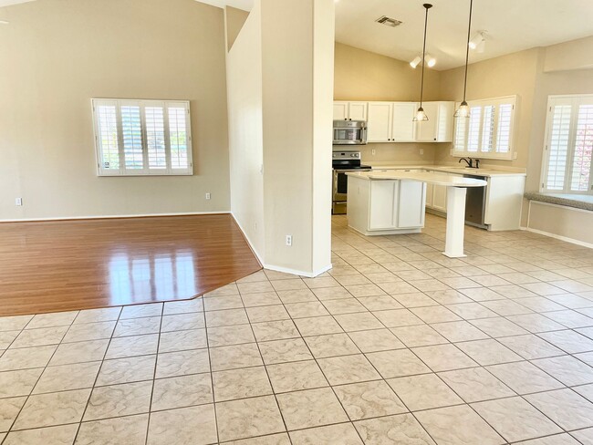 Building Photo - 3-6 Month Rental, Amazing Water Front Property With Private Pool!