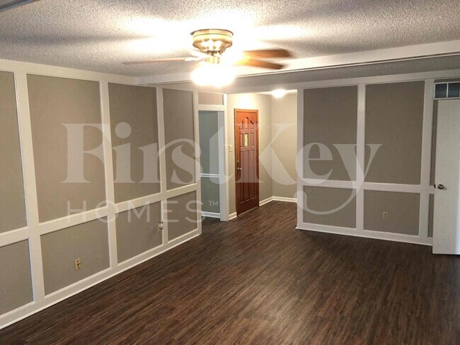 Foto del edificio - 5015 Hickory Bark Dr