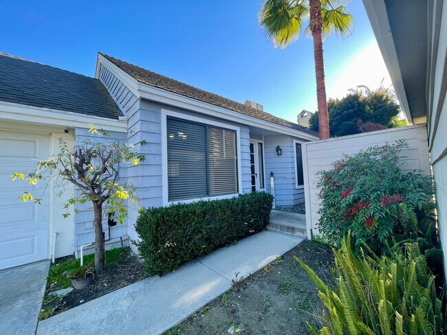Building Photo - Coming Soon: Charming 2Bd 2Ba House in Mis...