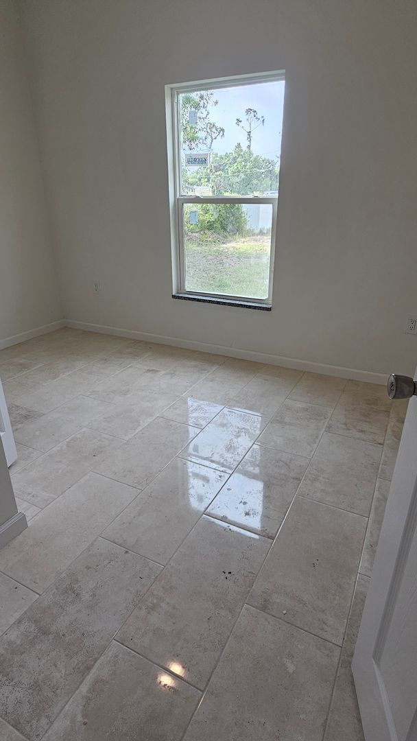 Foto del edificio - BRAND NEW HOME- MOVE IN READY 3 BEDROOM 2 ...