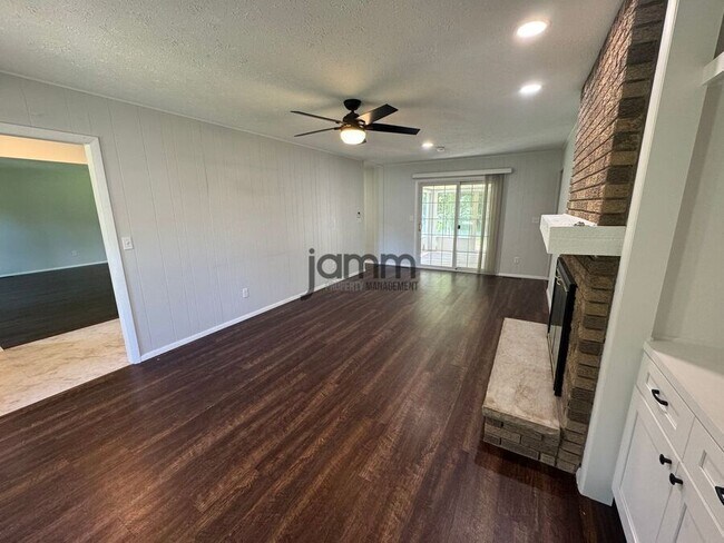 Building Photo - 5250 Mills Creek Ln