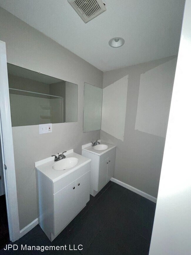 Foto del edificio - 3 br, 3 bath House - 2128 E Lippincott Street