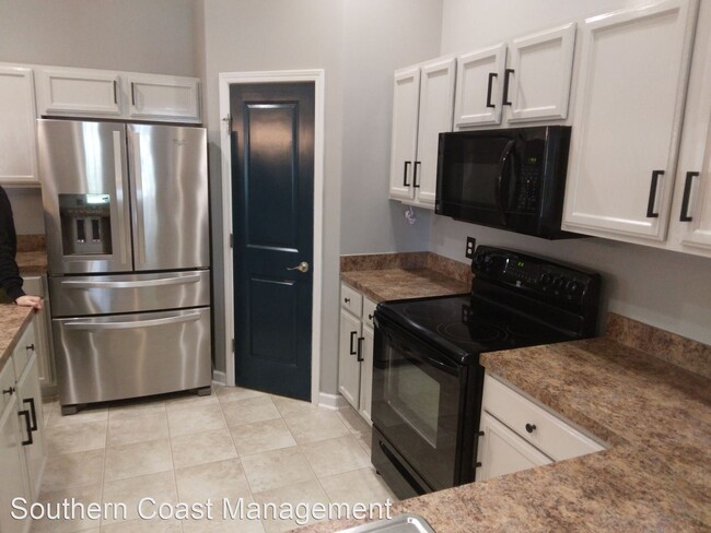 Building Photo - 3 br, 2 bath House - 229 Oak Crest Circle