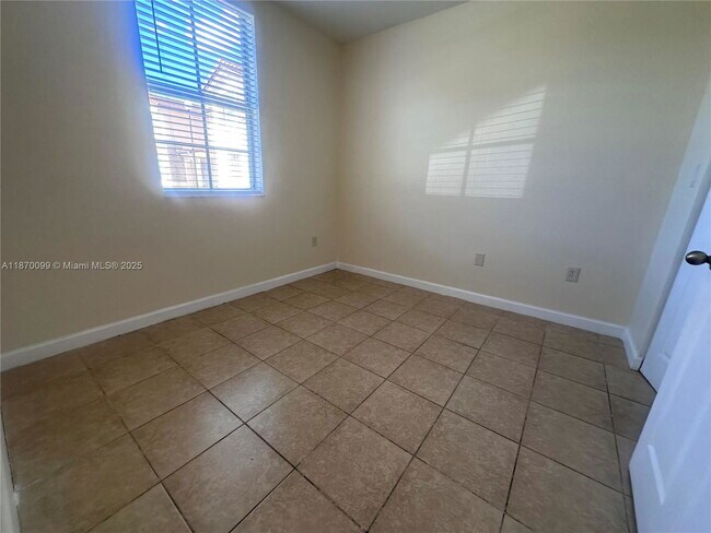 Photo - 1420 NE 33rd Ave Apartment