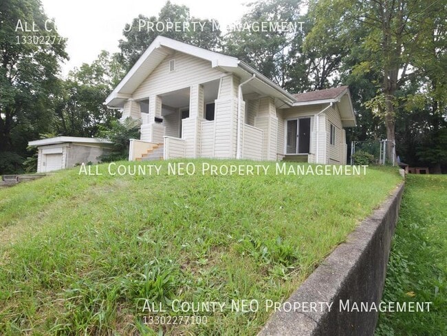 Building Photo - 1296 Hite St