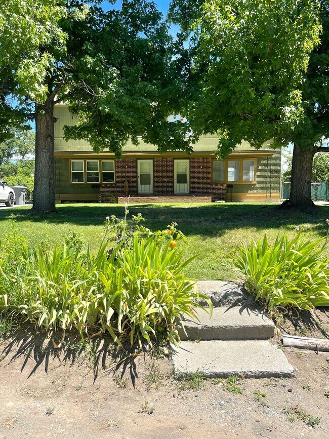 Foto del edificio - Completely Remodeled Three Bedroom One Bath in Richland - Move in Ready!!