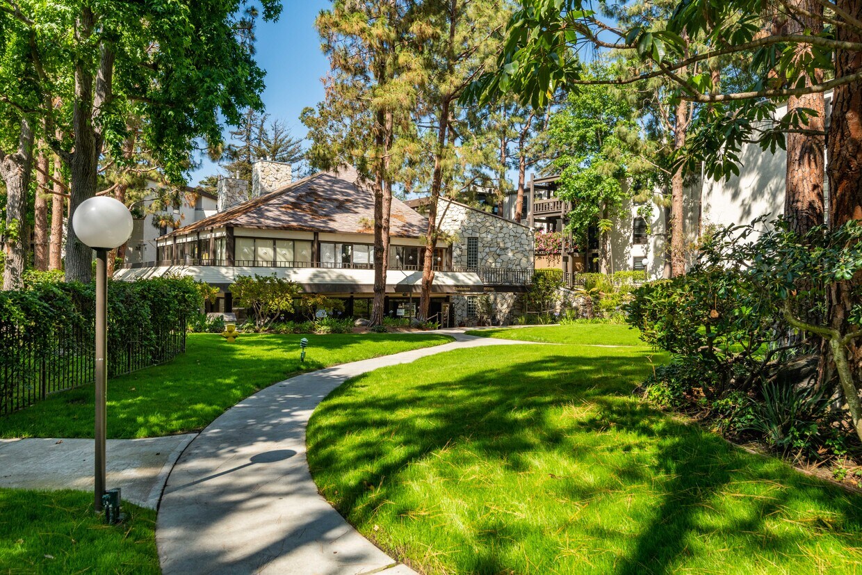 Foto principal - 7740 Redlands St