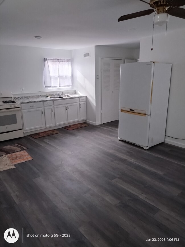 Building Photo - 111 Trudy Ave