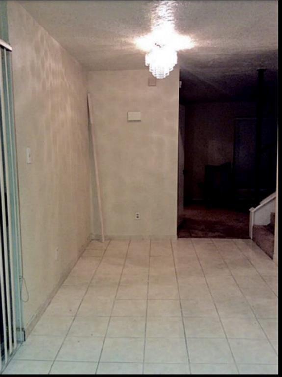 Building Photo - 6310 S Briar Bayou Dr