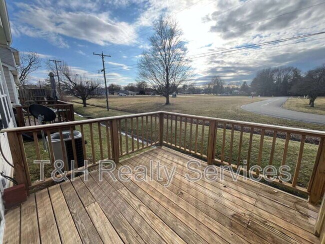 Building Photo - 1552 Brookfield Cir