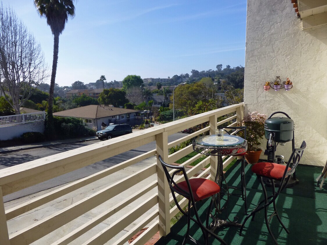 Porch - 822 Viva Ct