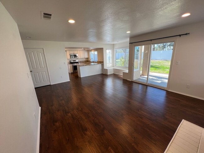 Building Photo - OUTSTANDING HILLTOP TWO STORY 4 BEDROOM 3 ...