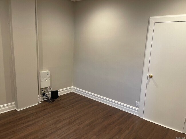 Building Photo - 151 Tulip Ave