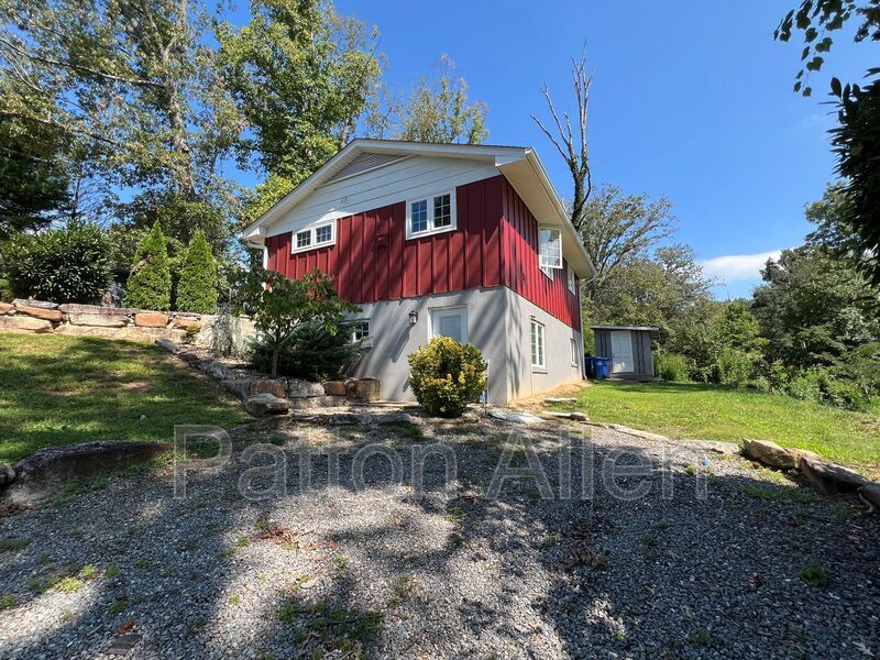 Foto principal - 109 Barnard Ave