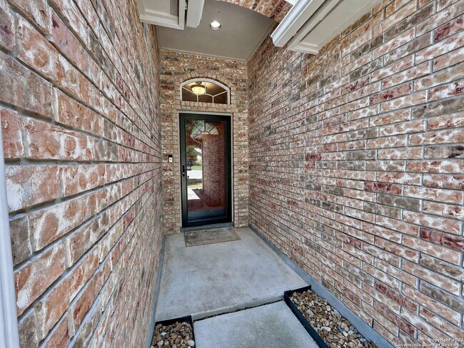Building Photo - Charming 3-Bed Home Near Medical Center w/ Private Greenbelt Backyard!