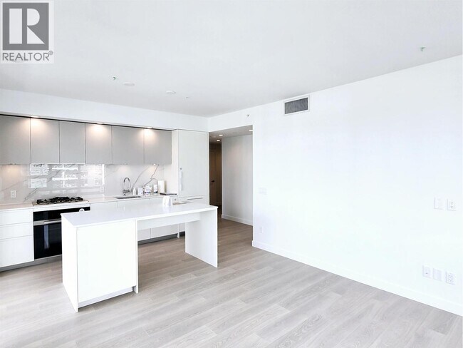 Photo du bâtiment - 6538 Telford Ave