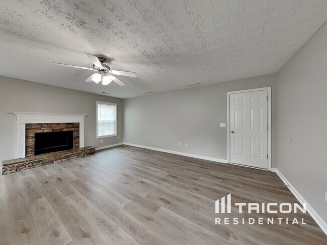 Foto del edificio - 714 Thompson Ridge Dr
