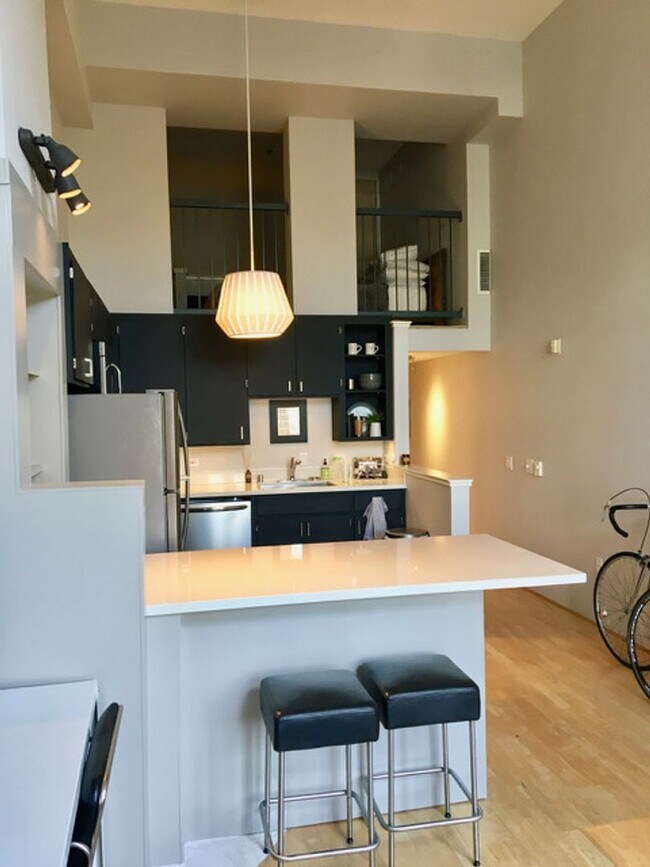 Foto del edificio - Beautiful sunny loft in Mission/SoMa