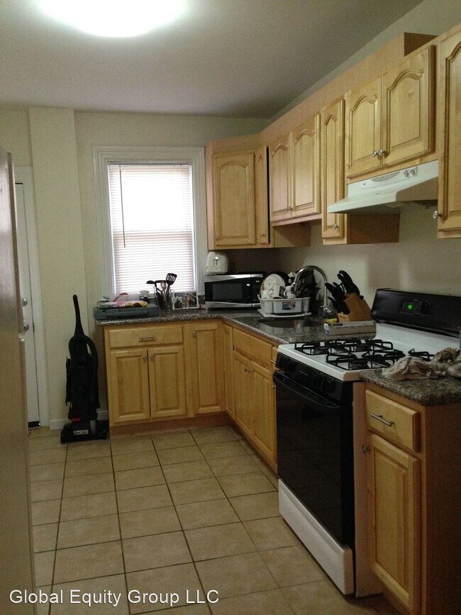 Building Photo - 3 br, 1 bath House - 130 Rusling St.