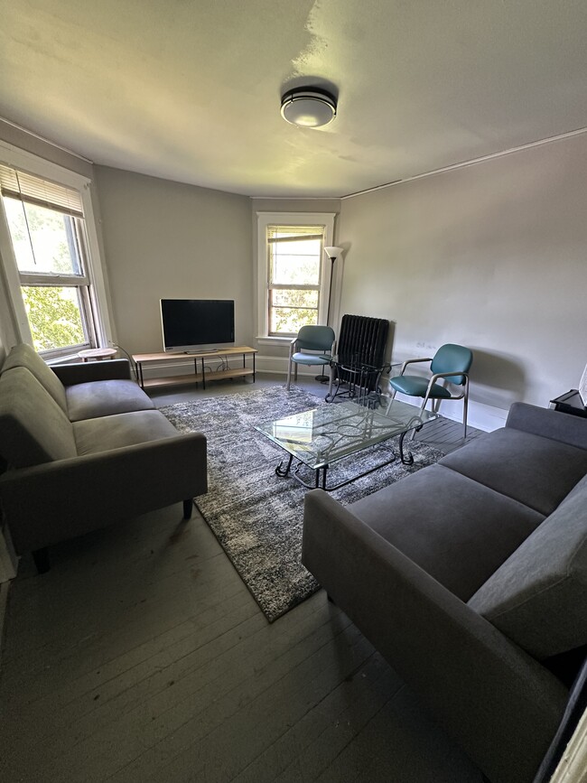 Building Photo - 302 Mitchell St