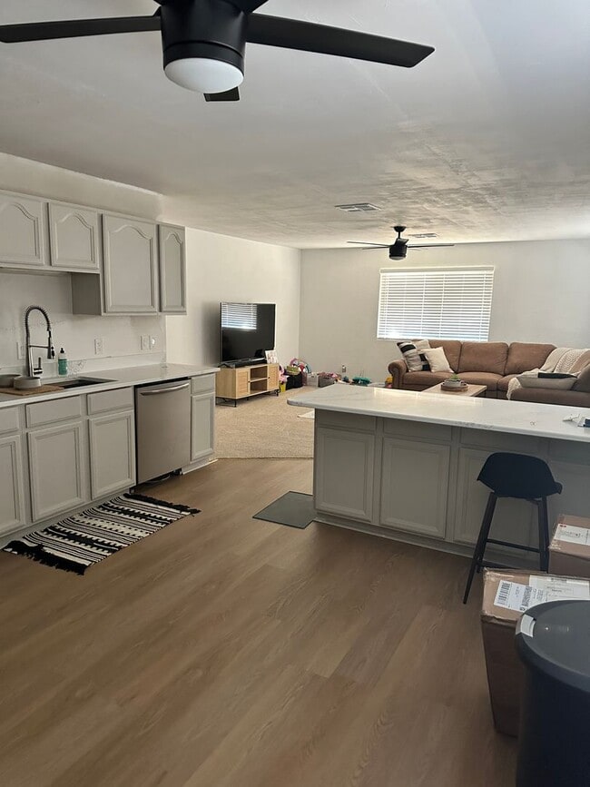 Foto del edificio - Topock Living