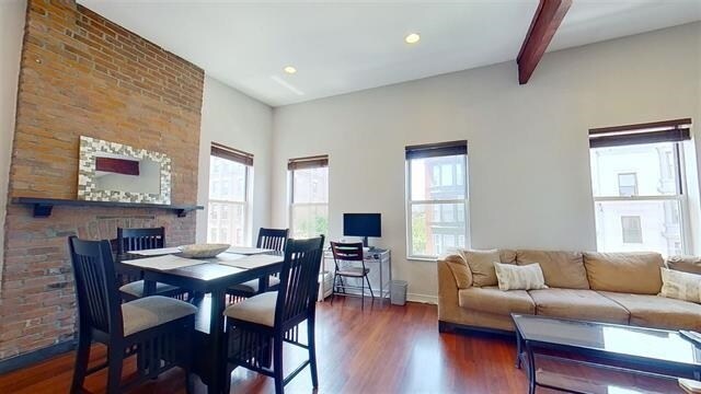 Foto del edificio - 901 Willow Ave
