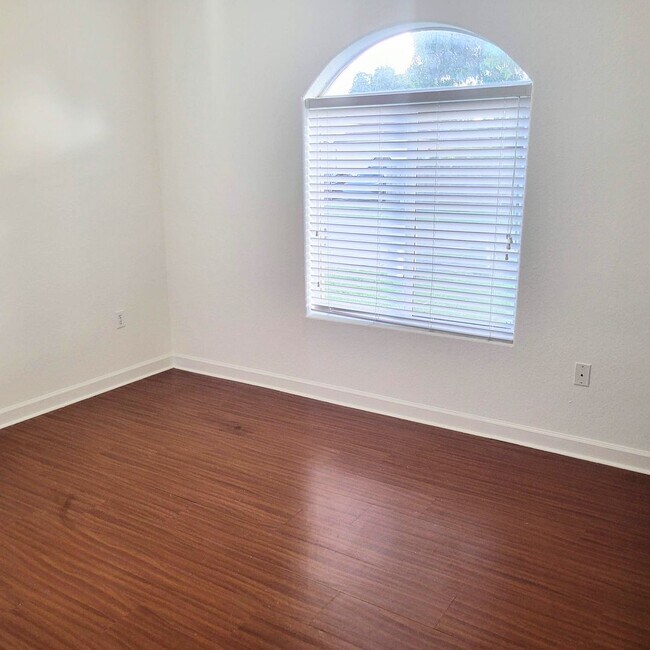 Building Photo - Single-story, 3/2.5 corner lot located nea...