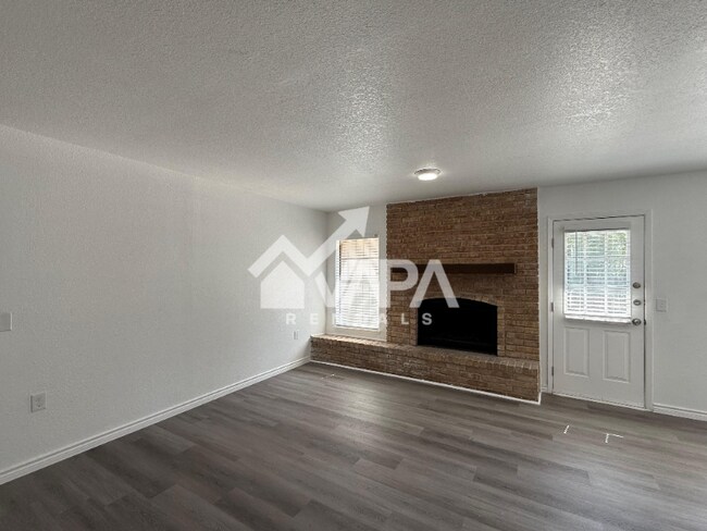 Foto del edificio - 10310 Little Sugar Creek