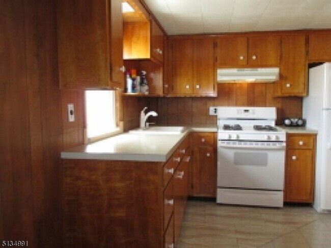 Building Photo - 282 Green Ave