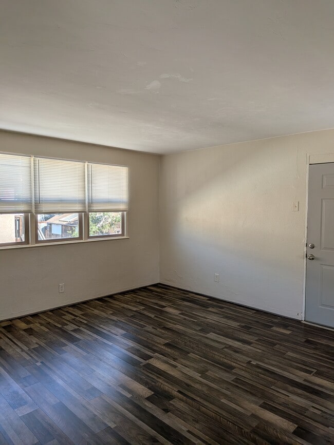 Living Room - 610 Union Ave
