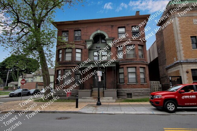 Foto del edificio - 215 Allen St