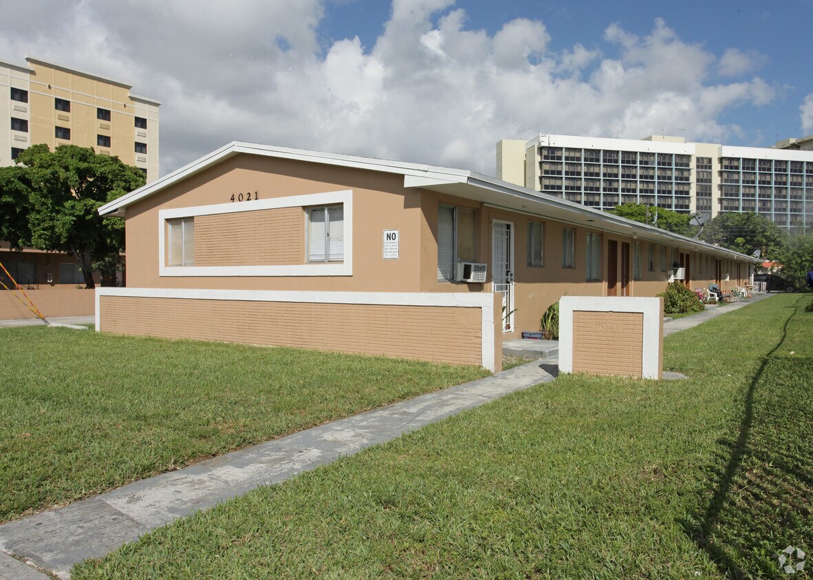 4021 - 4033 NW 11th St - 4021-4033 NW 11th St